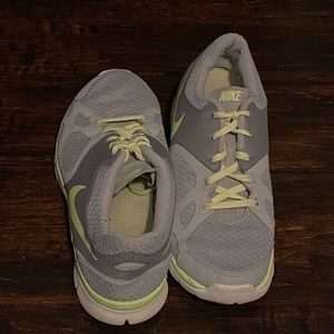 Nike Tennis Shoes size 9.5